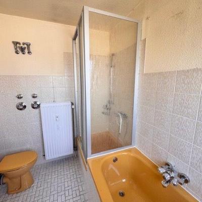 12. Mit Wanne U. Dusche