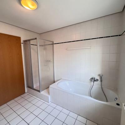 19. Bad Og Mit Dusche U. Wanne