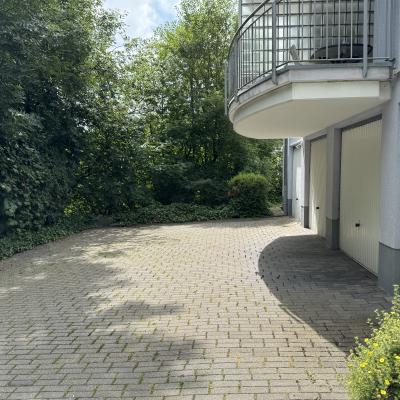 5. Garagenzufahrt